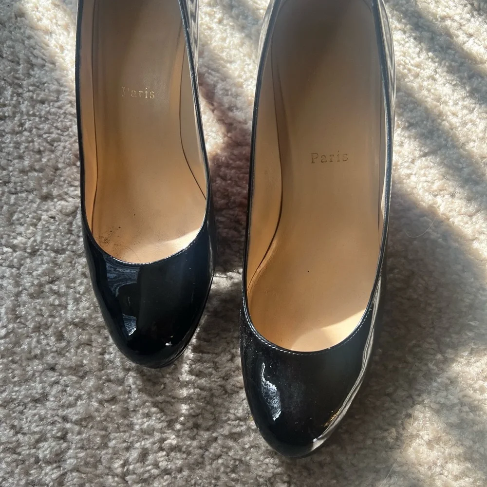 Christian Louboutin - Picture 10 of 10